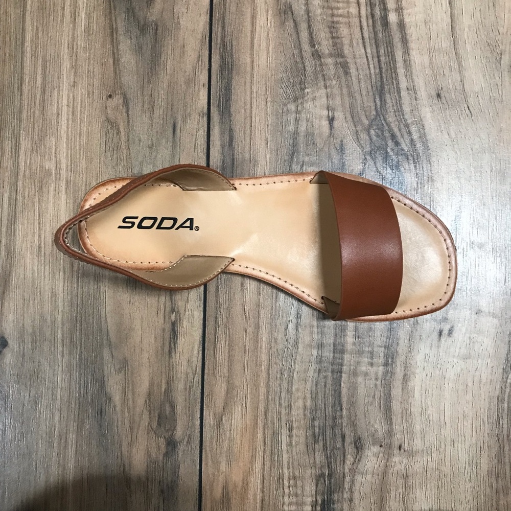Cognac Pu sandals